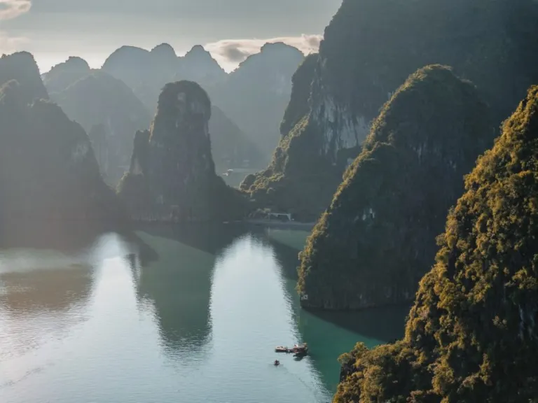 Baía de Ha Long, Vietname