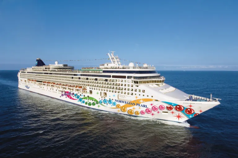 Norwegian Pearl, Atenas