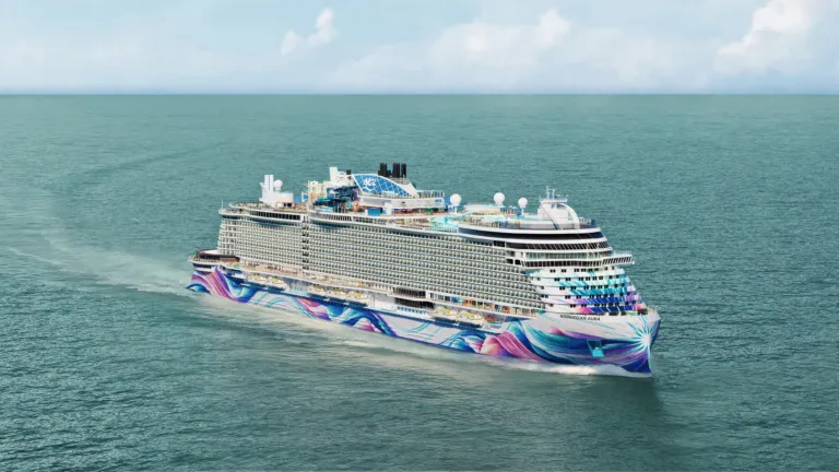 Norwegian Aura, Miami