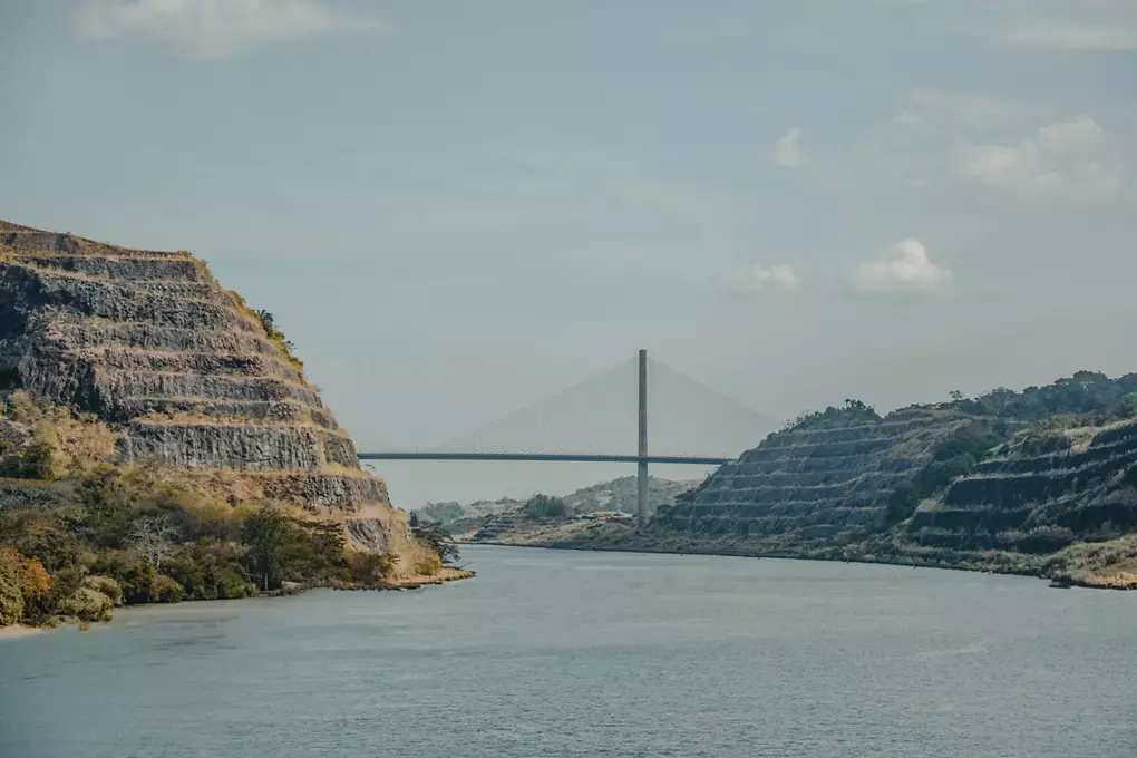 Crossing the Panama Canal, Panamá